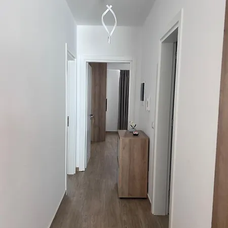 Nushi Апартаменты Саранда