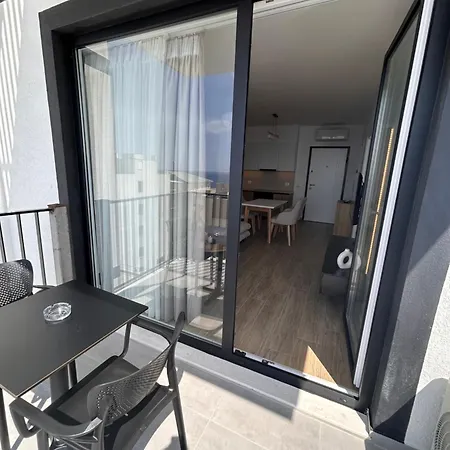 Nushi Apartment Sarande