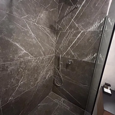 Nushi Apartament *