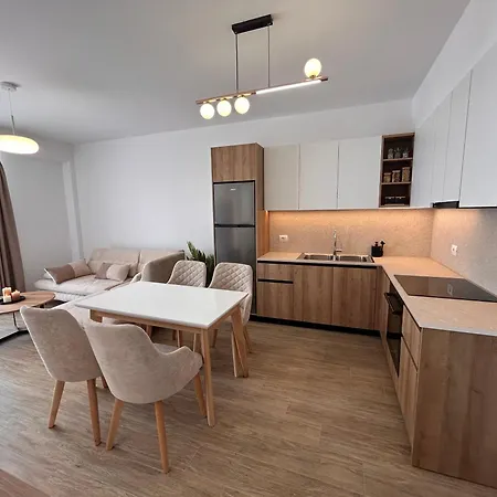 Nushi Apartment Sarande