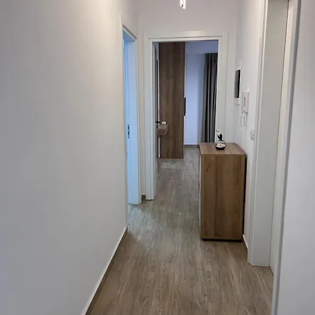 Nushi Appartamento Sarandë