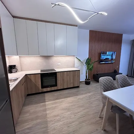 Nushi Apartment Sarande