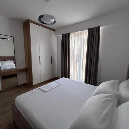 Nushi Apartament *