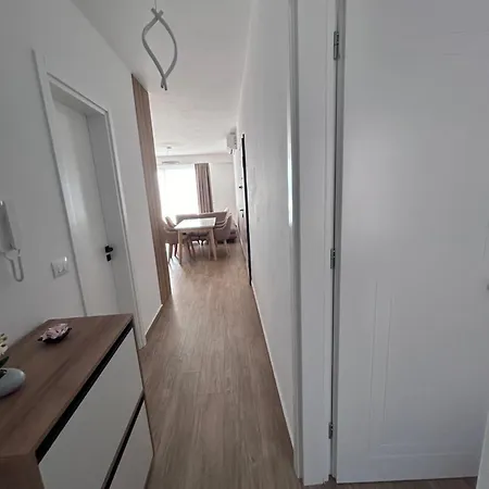 Nushi Apartament Saranda