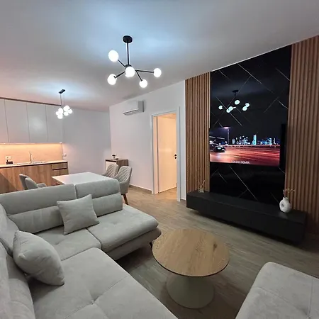 Nushi Apartament Saranda