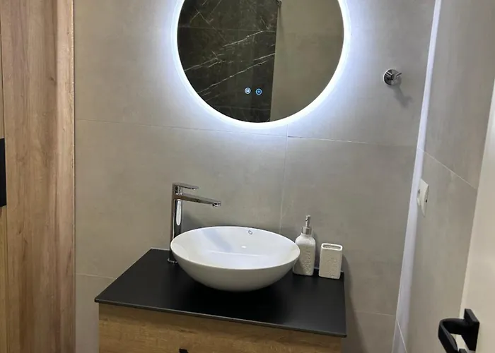 شقة Nushi