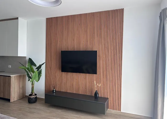 Nushi ساراندا