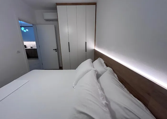 Nushi شقة ساراندا